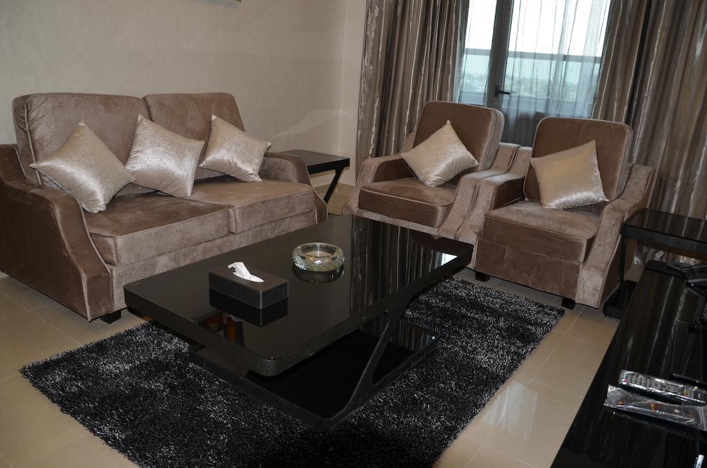Reef Hotel Aparts Ajman Bagian luar foto