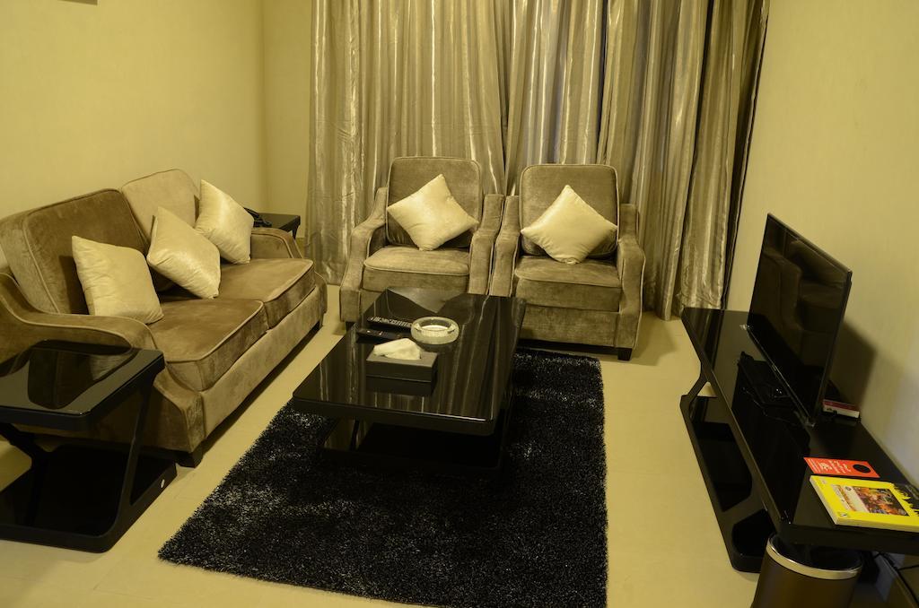 Reef Hotel Aparts Ajman Bagian luar foto