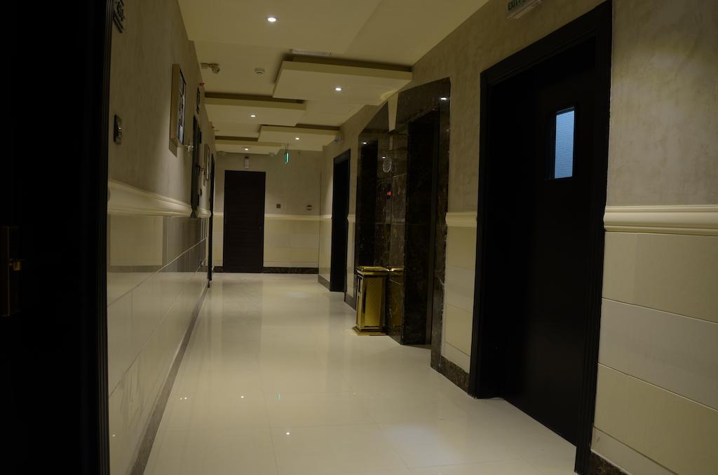 Reef Hotel Aparts Ajman Bagian luar foto