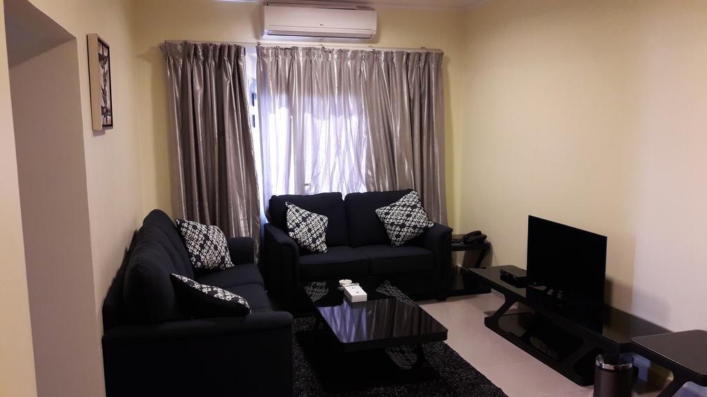Reef Hotel Aparts Ajman Bagian luar foto