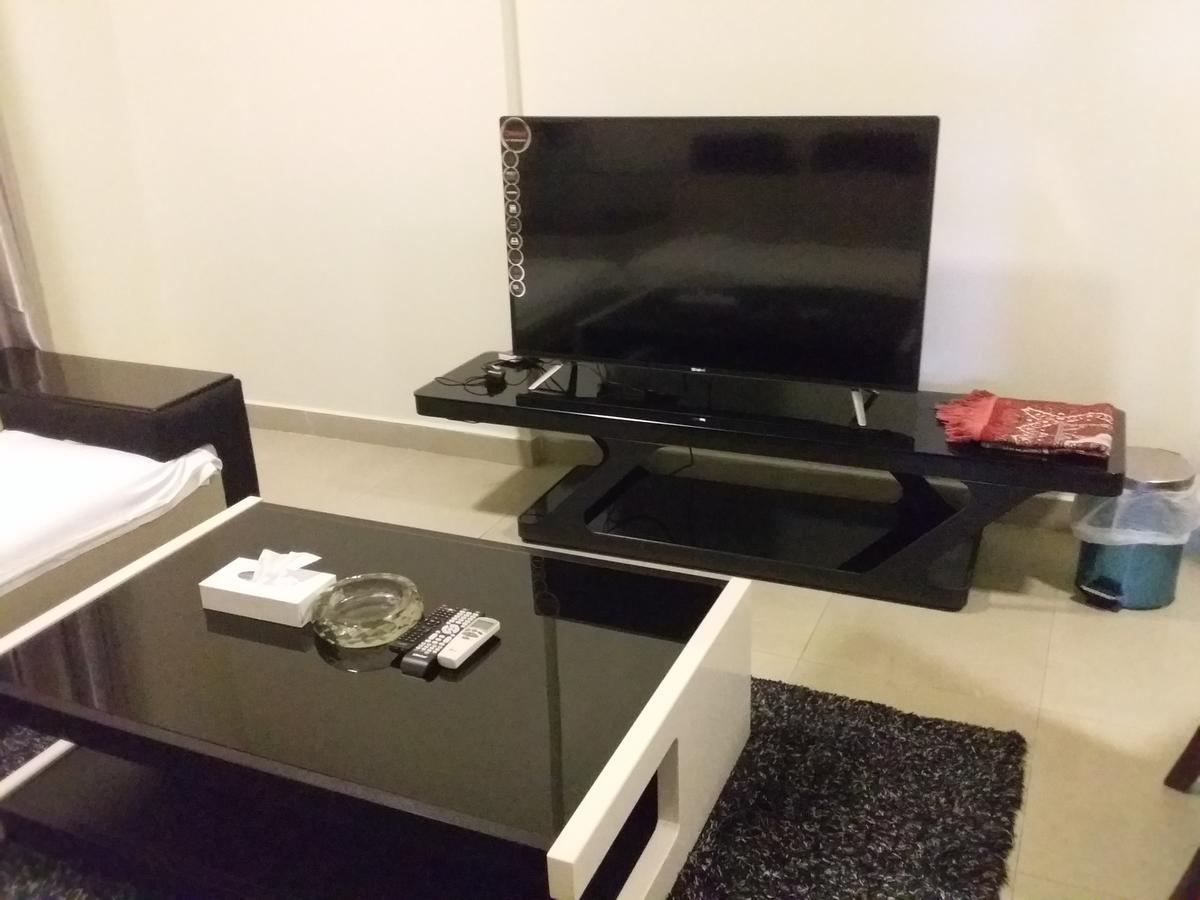 Reef Hotel Aparts Ajman Bagian luar foto