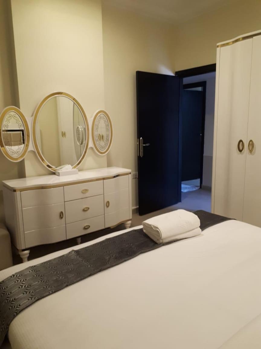 Reef Hotel Aparts Ajman Bagian luar foto